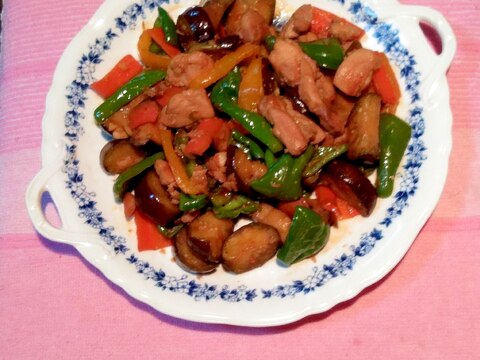 鶏もも肉と夏野菜のピリ辛炒め